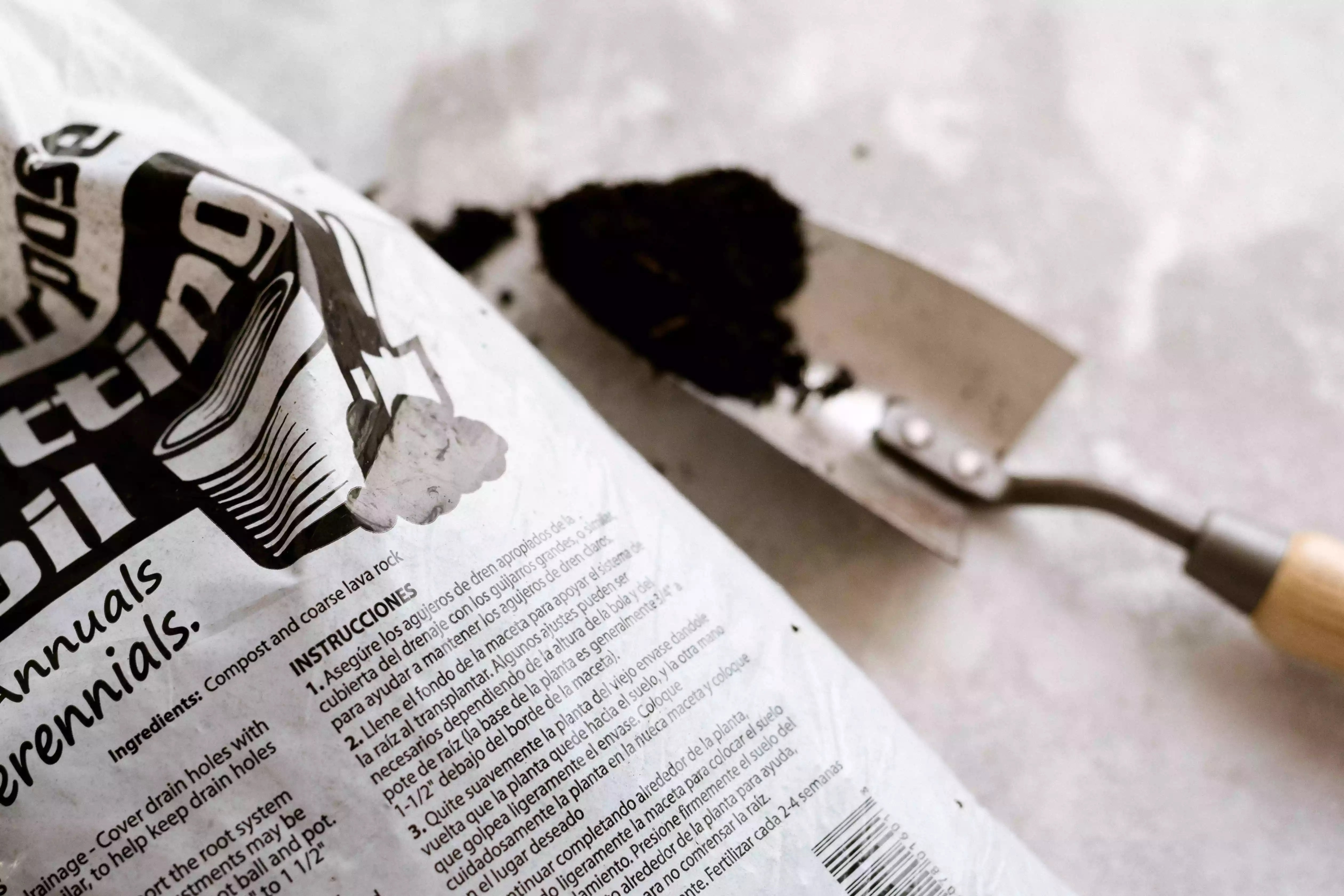 Sự khác biệt giữa đất trồng trong chậu và hỗn hợp giá thể trồng cây 3