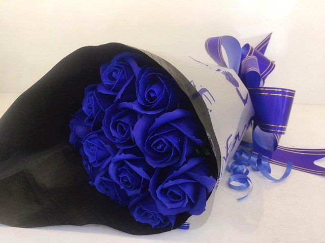 Có thể tặng hoa hồng xanh cho người thân, người yêu hay bạn bè