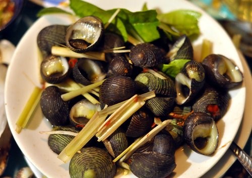 Cây sả được dùng trong các món ăn.